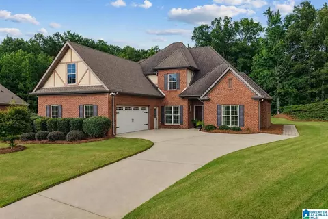 443 River Oaks Ln, Helena, AL 35080