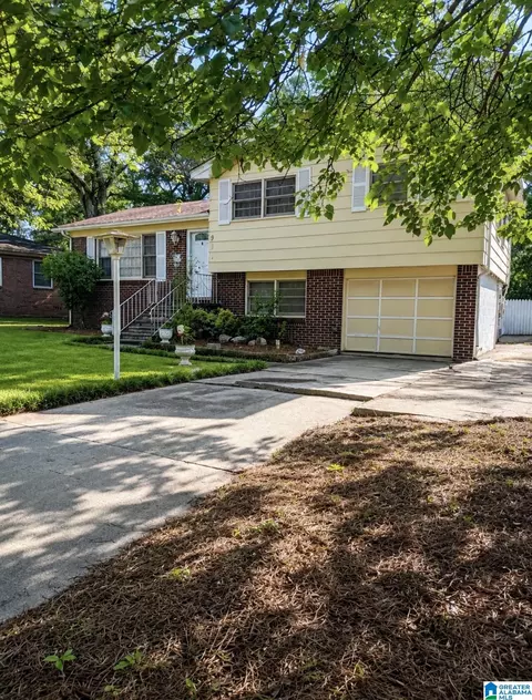 937 Daniel Cir, Birmingham, AL 35228