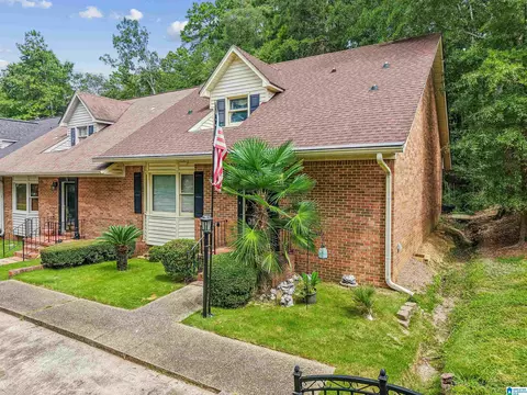 Exterior - 210 17th St E, Jasper, AL 35501 photo 3 of 9
