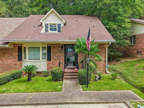 Exterior - 210 17th St E, Jasper, AL 35501 photo 2 of 9