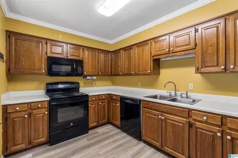 Kitchen - 210 17th St E, Jasper, AL 35501 photo 2 of 3