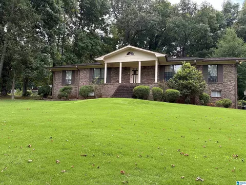 4075 Roselyn Rd, Bessemer, AL 35022
