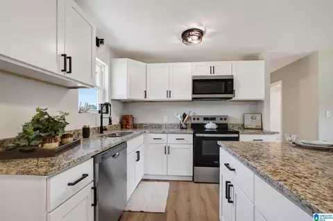 Kitchen - 107 Coker St, Clanton, AL 35045 photo 2 of 3