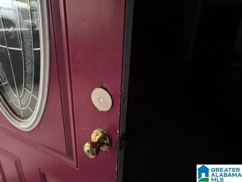 Entry Way - 21 Circle Dr, Anniston, AL 36201 photo 3 of 13
