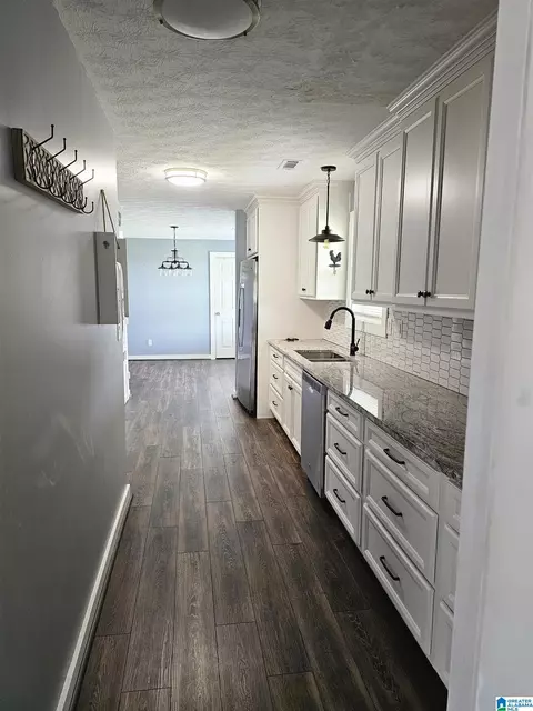 Entry Way - 1025 County Road 370, Clanton, AL 35045 photo 2 of 2