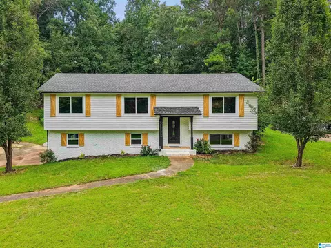 112 Silverleaf Dr, Trussville, AL 35173