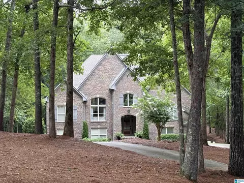 8137 Carrington Dr, Trussville, AL 35173