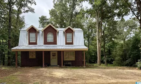 141 Woodcreek Ln, Pell City, AL 35128