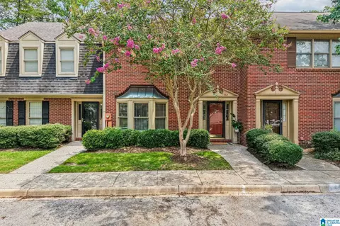 326 Chase Plantation Cir, Hoover, AL 35244