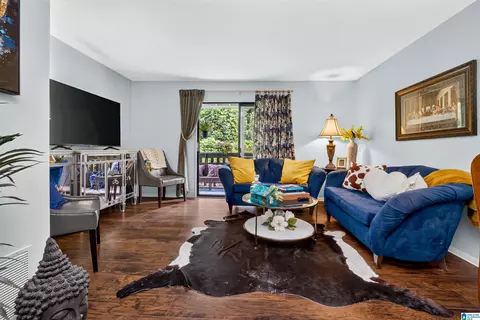 312 Woodland Vlg #312, Birmingham, AL 35216