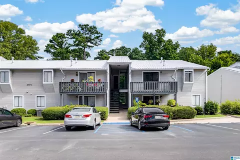 312 Woodland Vlg #312, Birmingham, AL 35216