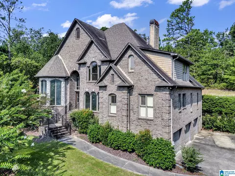 536 N Lake Cove Cir, Birmingham, AL 35242