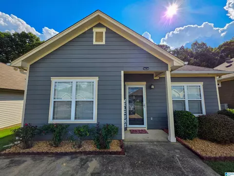 568 Kincaid Cove Ln, Odenville, AL 35120