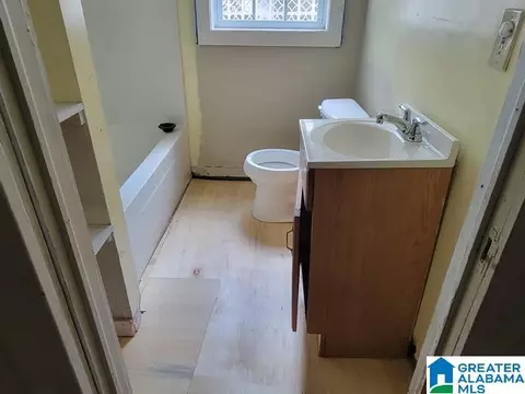 Bath - 1607 Gamble Ave, Jasper, AL 35501 photo 1 of 1