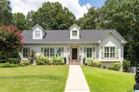 3344 Castle Crest Dr, Vestavia Hills, AL 35216