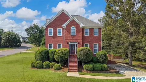 2075 Crosscrest Dr, Hoover, AL 35244