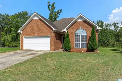 1512 Amberley Woods Cir, Helena, AL 35080