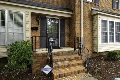 2006 Montreat Pkwy #2006, Vestavia Hills, AL 35216