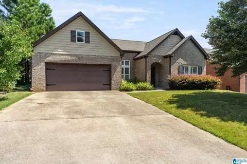 915 Valley Cir, Leeds, AL 35094