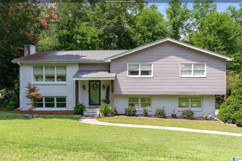 2357 Mountain Oaks Ln, Hoover, AL 35226