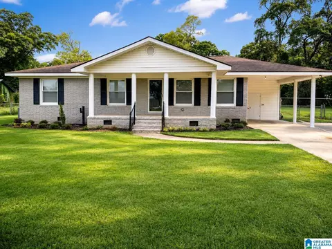 1008 26th Ave N, Hueytown, AL 35023