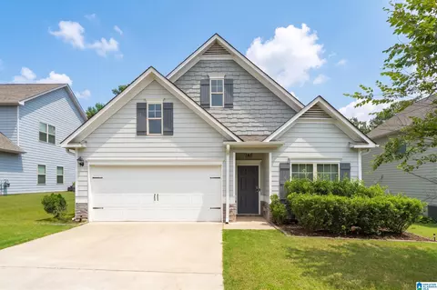 375 Lakeridge Dr, Trussville, AL 35173