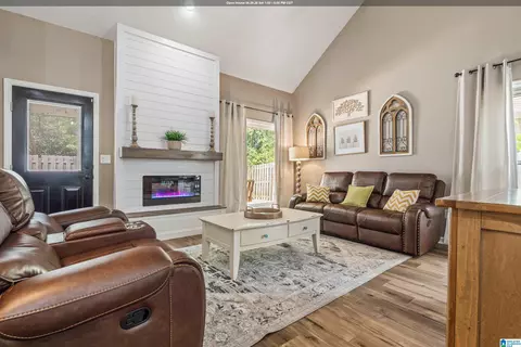 1301 Amberley Woods Dr, Helena, AL 35080