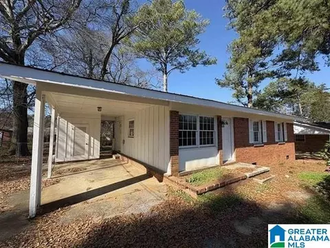 2838 Brooklane Dr, Bessemer, AL 35023