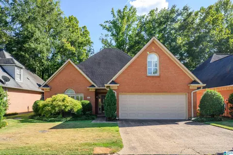 1525 Ashley Wood Cir, Vestavia Hills, AL 35216