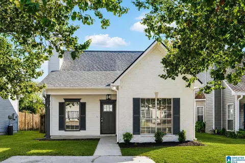 1441 Amberley Woods Cv, Helena, AL 35080