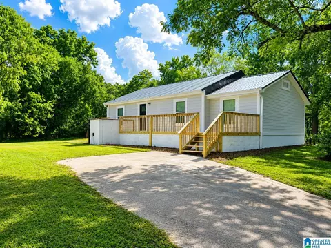 202 Nassau St, Talladega, AL 35160