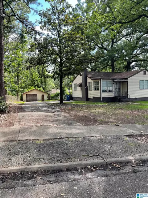 521 Osceola Cir, Fairfield, AL 35064