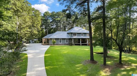 10422 Loganwood Dr, Northport, AL 35473