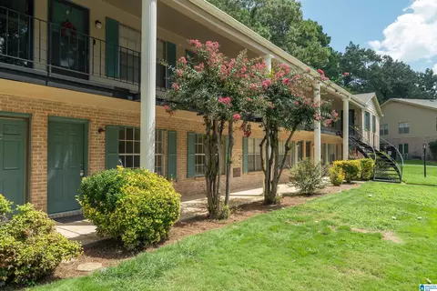 2831 Georgetown Dr #D, Hoover, AL 35216
