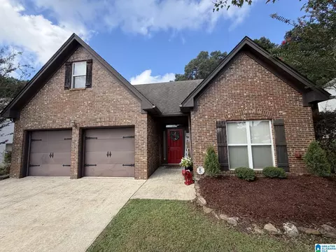932 Valley Cir, Leeds, AL 35094