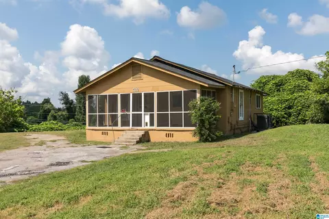 766 1st St SE, Graysville, AL 35073