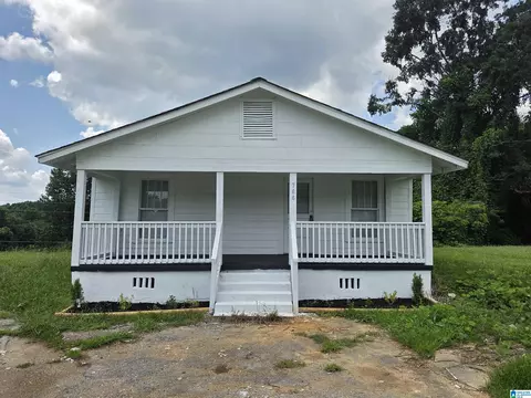 766 1st St SE, Graysville, AL 35073