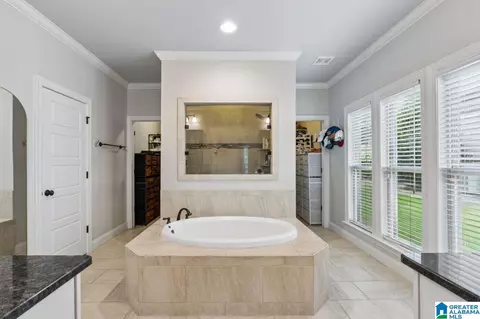 Bath - 369 Strathaven Dr, Pelham, AL 35124 photo 1 of 4