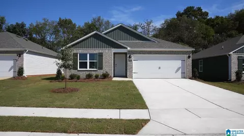 3522 Heritage Crest Dr, Bessemer, AL 35023