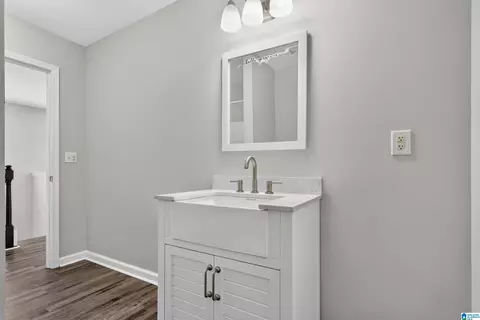 Bath - 386 Miranda Rd, Warrior, AL 35180 photo 2 of 4
