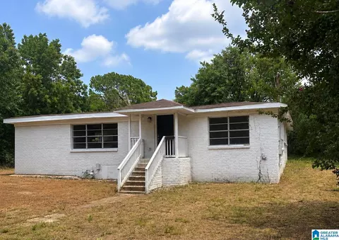 907 9th St SE, Graysville, AL 35073