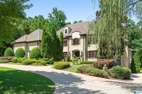 611 Highland Lakes Cv, Birmingham, AL 35242