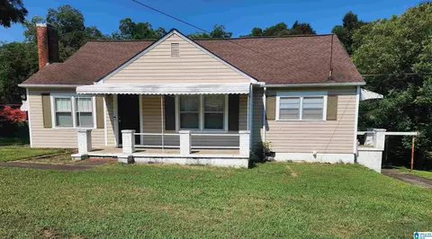 123 Lakeview Dr, Roanoke, AL 36274