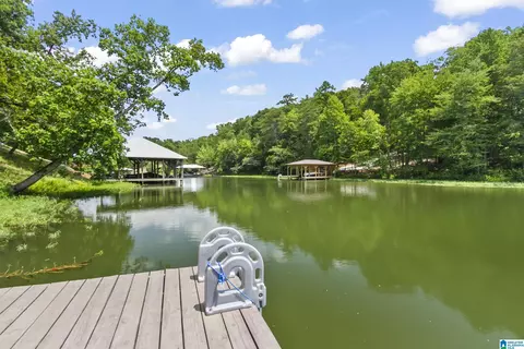 15075 Four Winds Rd, Northport, AL 35475