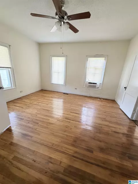 Bedroom - 201 1st Ave, Clanton, AL 35045 photo 1 of 1