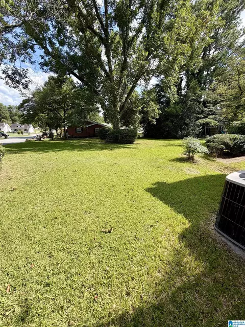 Exterior - 201 1st Ave, Clanton, AL 35045 photo 3 of 6