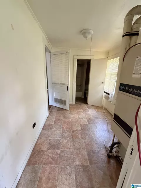 Entry Way - 201 1st Ave, Clanton, AL 35045 photo 1 of 1