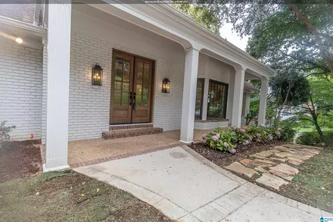321 Vesclub Dr, Vestavia Hills, AL 35216