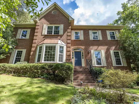 912 Tall Pines Ln, Hoover, AL 35244