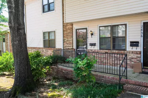 2658 Southbury Cir #2658, Vestavia Hills, AL 35216